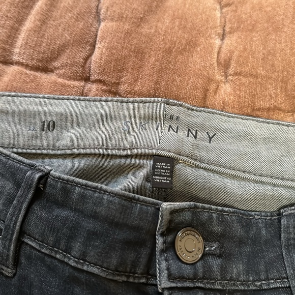 WHBM The Skinny sequin scrapped jeans Shorts ze 10 - Picture 4 of 4